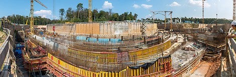 Mit der Fertigstellung der Teilchenbeschleunigeranlage stehen in Zukunft einzigartige Forschungsmöglichkeiten zur Verfügung, um unter Laborbedingungen die Vorgänge im Universum zu simulieren.