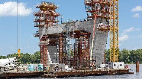 For the cable stayed Ohio River Bridge, two massive pylons were required with heights reaching around 90 m and featuring a very complex shape. PERI provided the complete solution for the formwork and scaffolding operations – accompanied by continuous on-site technical support.