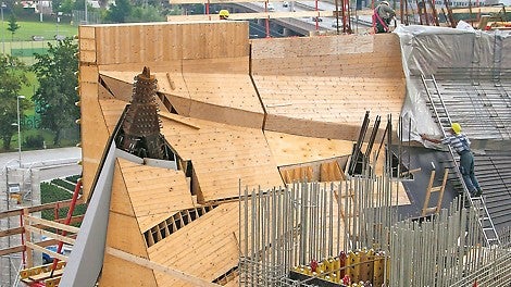 The 3D formwork units are built on VARIO basic elements. The individual components can be used for other applications after being dismantled.