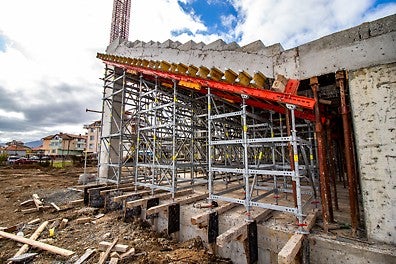 КОФРАЖ ЗА ТРИБУНА