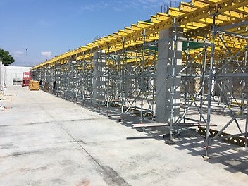 Изграждане на складови помещения към пивоварната на „Пиринско“ в Благоевград - Подпорни кули PERI Up Flex