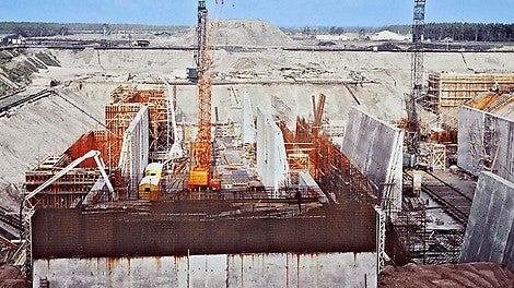 &lt;p&gt;Най-големият лифт за кораби в света, близо до Люнебург, Германия свързва каналът Mittelland&amp;nbsp;и река Елба, преодолявайки височина от 38 m. Това е първият голям проект за PERI. За изпълнението му са използвани изключително дълги решетъчни греди T 70.&lt;/p&gt;<br/>