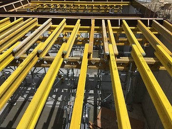 Изграждане на складови помещения към пивоварната на „Пиринско“ в Благоевград - Подпорни кули PERI Up Flex