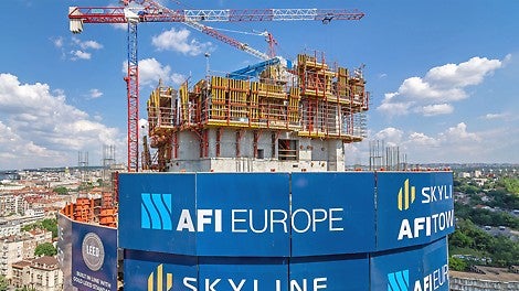 Za izgradnju poslovnog tornja visine 132 m korišćena je penjajuća oplata koja se sastojala od elemenata RCS sistema podizanja po šinama u kombinaciji sa VARIO VT zidnom oplatom od drvenih nosača kao i DOMINO panelnom oplatom. 