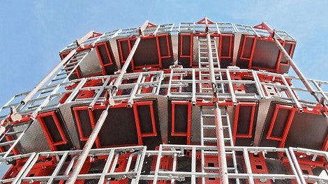 With RUNDFLEX Plus, the formlining is screwed on at the rear. This results in high-quality concrete surfaces without any screw or rivet impressions.<br/>