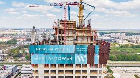 Izvlačenjem jezgra pomoću hidraulike, bez upotrebe krana, štedelo se na vremenu i resursima, što je rezultiralo realizacijom etaža pre ugovorenih rokova.