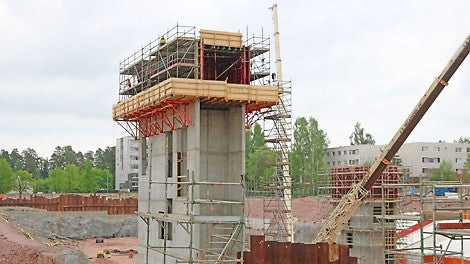 ”Meidän tehtävämme oli suunnitella vaakasaumojen paikat niin, että valukorkeudet ovat optimaaliset”, PERI Suomen projektipäällikkö Antti Repo kertoo.