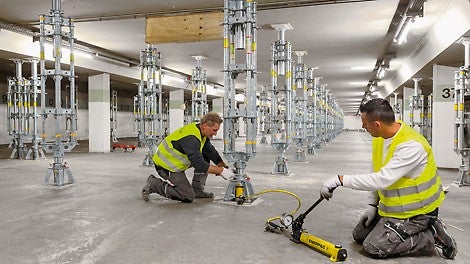 Montage und Demontage sowie das hydraulische Vorspannen und Absenken der Absenkspindel HD unter Last sind denkbar einfach.