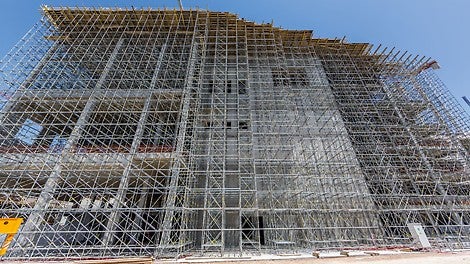 派利公司提供为项目定制的施工方案，此外为了及时向施工现场按时交付大量材料，派利公司提供了完整的物流方案以及为施工现场提供持续的技术支持。