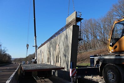 Passages à faune sur l’A6 : afin de développer plus de sécurité pour les animaux sauvages et de maintenir la biodiversité près des axes autoroutiers, 5 passages à faune ont été érigés grâce au TRIO MXP à différents points kilométriques de l’autoroute A6, avec une circulation ininterrompue. (Photo : PERI France)<br/>