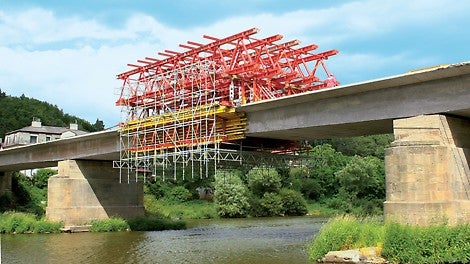 &lt;p&gt;Vytvořen&amp;iacute; jednoduch&amp;eacute;ho podpěrn&amp;eacute;ho syst&amp;eacute;mu, kter&amp;yacute; je schopn&amp;yacute; rentabilně překlenout rozpět&amp;iacute; do 22 metrů při tlou&amp;scaron;ťce desky&amp;nbsp;do 1 metru. Cel&amp;aacute; konstrukce se skl&amp;aacute;d&amp;aacute; ze 4 syst&amp;eacute;mov&amp;yacute;ch souč&amp;aacute;st&amp;iacute;, kter&amp;eacute; lze v&amp;scaron;echny pronajmout.&lt;/p&gt;<br/>