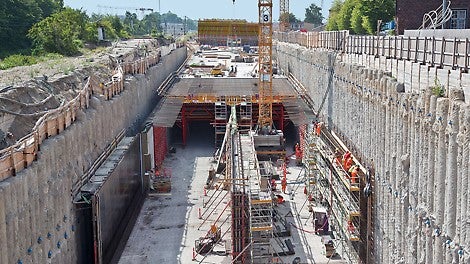 Il "Nordhavnsvej – Vej- og Tunnelentreprise" è una grande opera infrastrutturale progettata per collegare l'area portuale Nordhavn di Copenaghen con l'autostrada di Helsingør. Il nuovo tunnel, lungo 620 m, si snoda al di sotto di un'area densamente edificata e attraversa una linea ferroviaria altamente trafficata