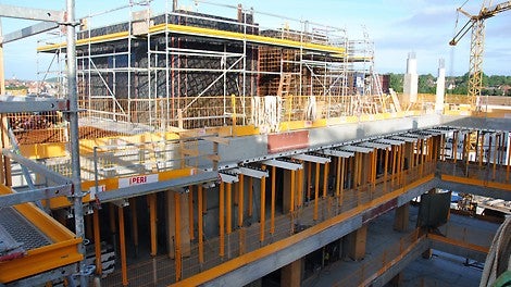 Dækforskalling med SKYDECK mod atrium.