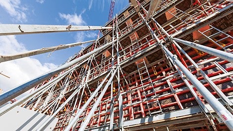 MXP平台系统能够根据TRIO模块宽度进行调整，为调节拉杆、连接模板的作业提供绝对安全的操作平台。