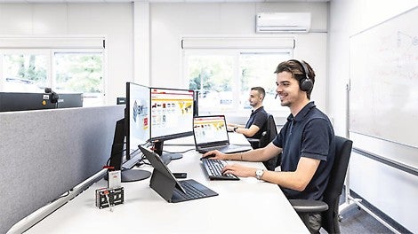 Mit unseren kundenorientierten Anwendungen ermöglichen wir es Ihnen, unsere Produkte in Ihre modelbasierte Planungsmethodik zu integrieren. So können Sie eigenständig und effizient planen, während Sie gleichzeitig von unseren innovativen Schalungs- und Gerüstprodukten profitieren. Unser umfangreiches Portfolio unterstützt Sie dabei präzise und flexibel zu planen und Ihre Projekte optimal umzusetzen. 