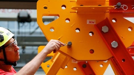 使用开口销保证了密配销拴与PERI组件之间简单、可靠的连接形式。