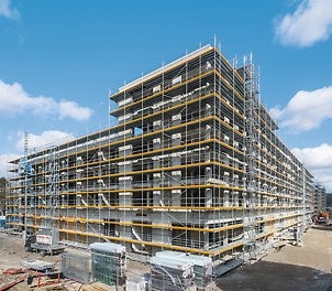 Der Gerüstspezialist PERI bietet bereits seit vielen Jahren mit dem Easy Stiel die passende Lösung für nahezu jede Fassade. 