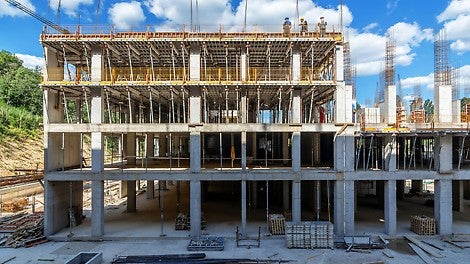 Brza realizacija ciklusa, u skladu sa predviđenom dinamikom betoniranja, zahvaljujući upotrebi SKYDECK sistema.