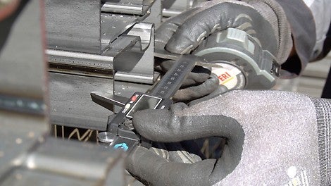 Готовая опалубка проверяется на геометрию и покраску. Если он обнаруживает брак, то щит отправляется на переработку.