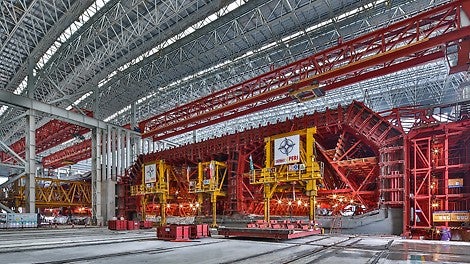 每个隧道元件由八个部分组成，每个部分长 22.50 米，这些部分是在一个工作周期内浇筑的，没有锚固件，并符合最严格的尺寸公差。