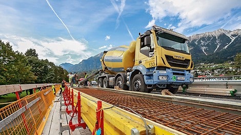 Vehicle Bridge, Innsbruck, Austria | Bridge renovation in spite of flowing traffic