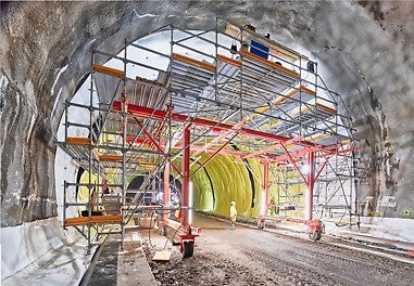 Bewehrungswagen mit VARIOKIT Grundrahmen und PERI UP Gerüst als Arbeitsbühne