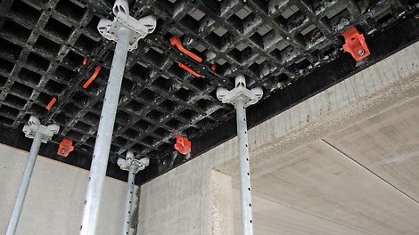 Støttehovedet DFH monteret på stålstøtte til understøtning