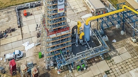 Das kostensparende Highlight der PERI UP Gerüstlösung war die Verjüngung mittels einer Trägerrostlage auf Basis standarisierter VARIOKIT Systembauteile. (Foto: Intering GmbH)