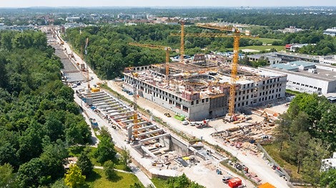 Zeitgleich und in unmittelbarer Nachbarschaft zur U6-Verlängerung realisiert LEONHARD WEISS am Campus Großhadern den Rohbau der neuen Universitätsklinik für Kinder- und Jugendmedizin.