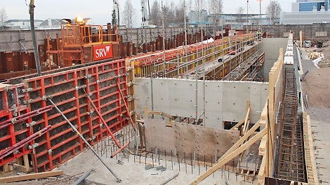 Tietotien suuaukko rakennusvaiheessa vuonna 2014.