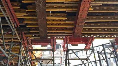 GT 24 dragere som strøer på HDT-Stålbjælker understøttet af PERI UP understøtningstårne med SRU udvekslinger 