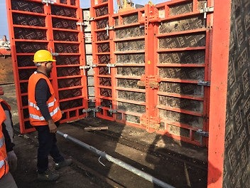 Изграждане на кесони, Терминал 2А, порт Бургас