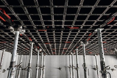 All parts of the PEP Alpha slab prop are hot-dip galvanized. Robust and tested design according to DIN EN 1065.