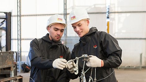 Мы предлагаем интересную работу с перспективой профессионального роста в крупной, быстроразвивающейся компании;