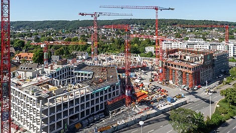 Die zentrale Lage und der hohe Schwierigkeitsgrad stellten hohe Anforderungen an die Baustellenlogistik und die Schalungs- und Gerüsttechnik.