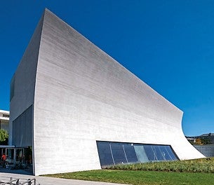 Los tres pabellones fueron construidos con hormigón arquitectónico de la más alta calidad.<br/>(Foto: Diseño Gráfico Cowles)