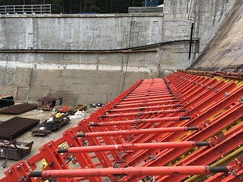 Реконструкция на яз. Студена с едностранен катерещ кофраж