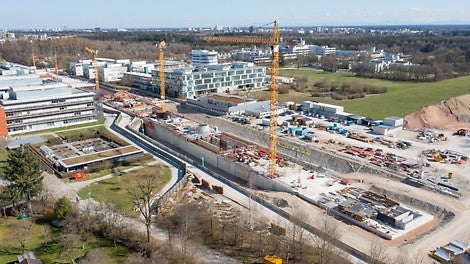Die knapp 1 km lange U6-Verlängerung schließt Martinsried und seinen Wissenschaftscampus an das Münchner U- Bahn-Netz an.