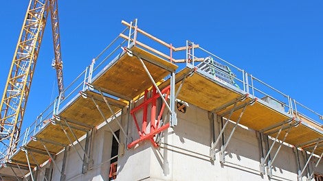 Ahdas tontti on tuonut ulkoseinien rakentamiseen haasteita ja sen takia sekä Atlaksessa että Hyperionissa päädyttiin käyttämään FB 180 -niveltyötasoja turvaamaan ulkoseinien paikallavalurakenteiden toteuttaminen.