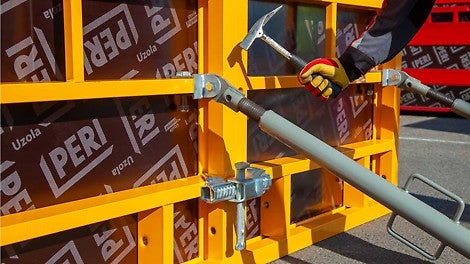 Cистема TRIO предусматривает единственный элемент для всех видов соединений - выравнивающий замок BFD.