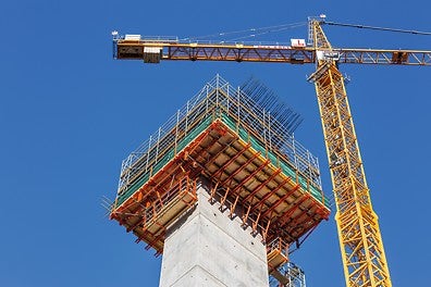 Bei der einhäuptigen Anwendung werden die Lasten aus dem Frischbetondruck ohne Schalugsanker über die Konsolen in die Kletteranker des vorherigen Betonierabschnitts eingeleitet<br/>