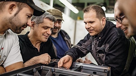 Unser Anspruch ist es, dauerhaft höchste Qualität zu liefern. Deshalb investieren wir kontinuierlich in modernste Produktions- und Prüfverfahren. 