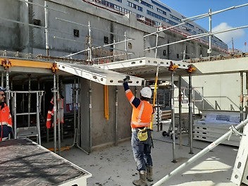 Système SKYMAX : chantier In Défense Les Groues à Nanterre.