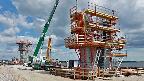 SCS klatring – VARIO-forme placeres. PERI UP trappetårn som adgangsvej