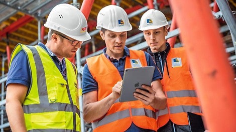 Immer komplexere Bauprojekte verlangen nicht nur hochwertige Schalungs- und Gerüstlösungen, sondern auch eine professionelle Betreuung. Mit einem kundenorientieren Serviceportfolio und digitalen Lösungen bieten wir Ihnen einen erheblichen individuellen Mehrwert für Ihre Projekte.