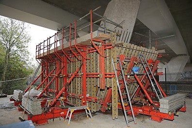 Easy and simple assembly of prefabricated formwork elements on the construction site – similar to a system formwork.