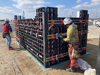 姫路港 飾磨港区 公共桟橋ブロック製作工事