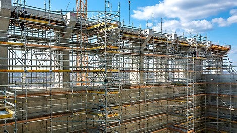 PERI UP Flex armiračka skela, širine 1 m, korišćena je prilikom realizacije unutrašnje strane bunkera.