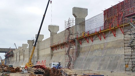 Efficient formwork solutions for port terminal storage areas<br/>