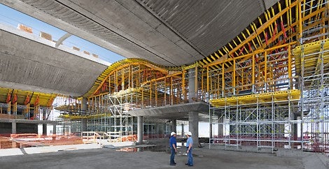 Dank maximaler Flexibilität bei der Wahl der Schalhaut sowie Positionierung der Schalungsträger (auch polygonal oder überlappend) eignet sich die MULTIFLEX optimal für Sichtbetonausführungen<br/>